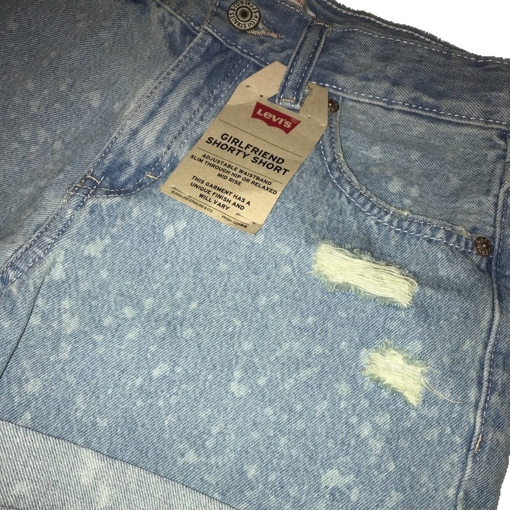 Levi’s Girlfriend Shorty Short - Picture 3 of 8